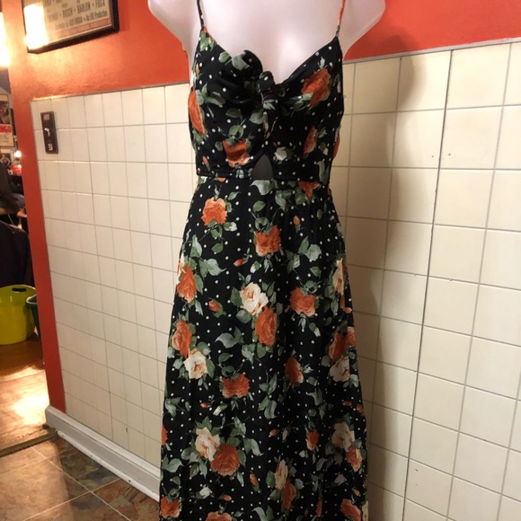 Trixxi Dresses & Skirts - ⭐️Juniors Floral Maxi Dress